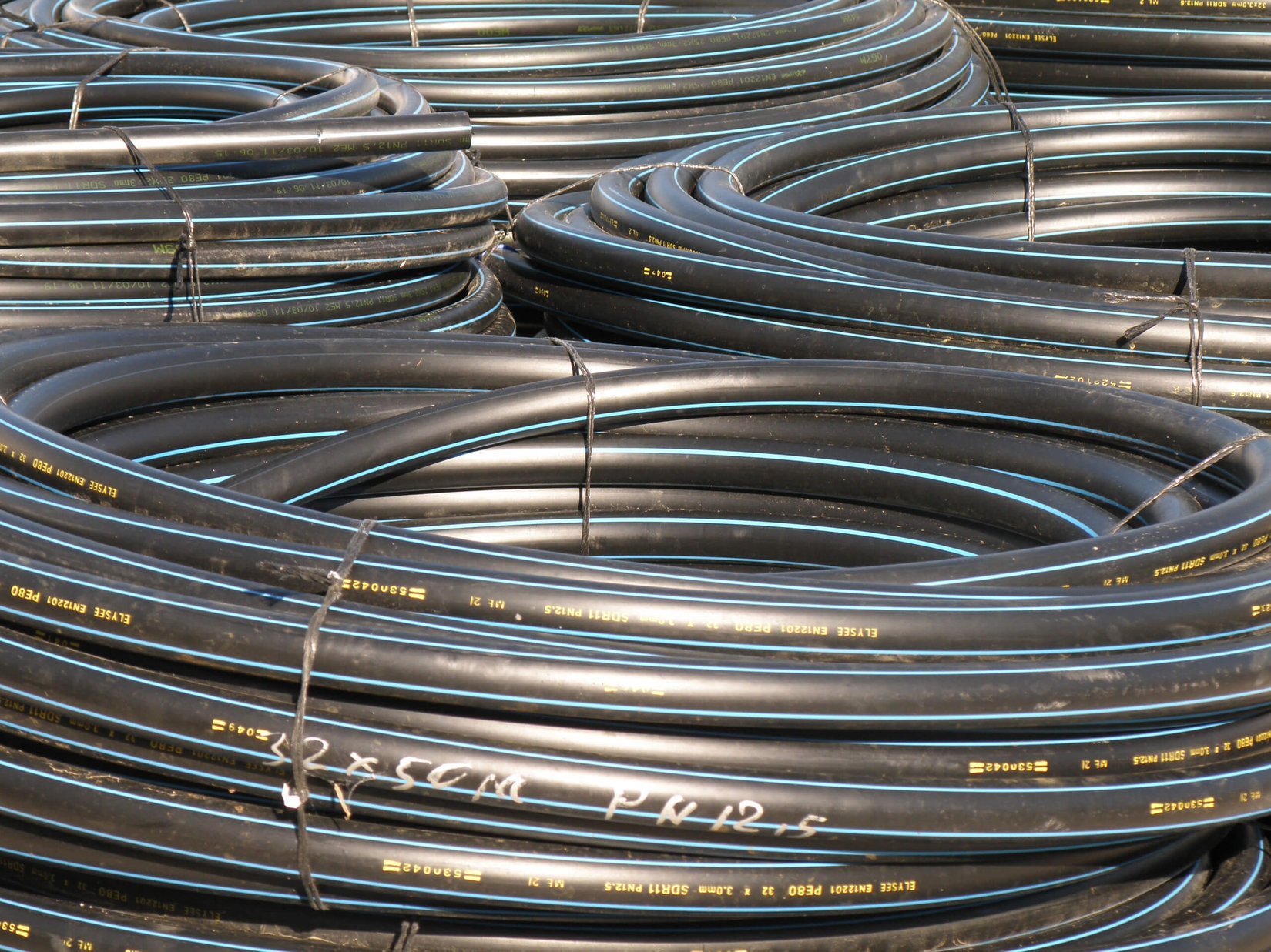 what is pe pipe material